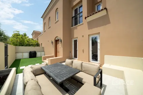 ویلا در Dubai Land، Dubai ، امارات متحده عربی 2 خوابه ، 172 متر مربع.  شماره 737759