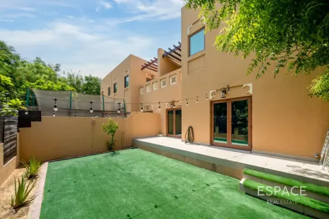Al Furjan、Dubai、UAEにあるタウンハウス 3ベッドルーム、262 m2 No737764