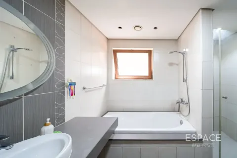Kuća u nizu u Al Furjan, Dubai, UAE 3 spavaćih soba, 262 m2 Br. 737764 - fotografija 11