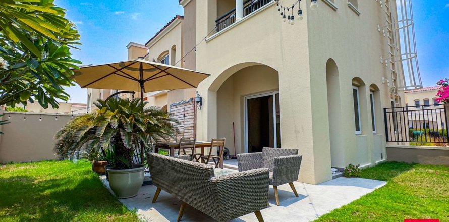 Townhouse în Dubai, EAU 3 dormitoare, 275.3 mp.  №721130