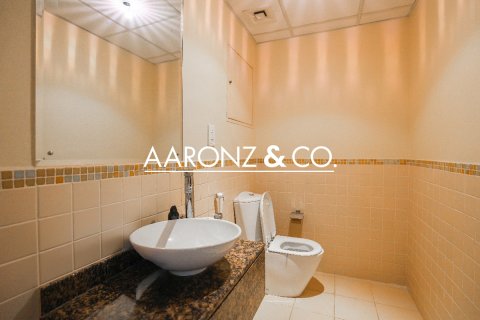 Apartamento en alquiler en Jumeirah Beach Residence, Dubai, EAU 1 dormitorio, 111.3 m2 № 670686 - foto 9