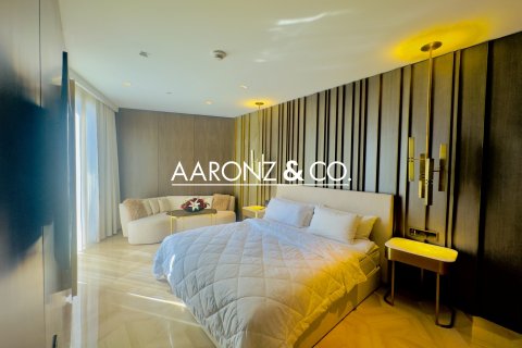 Apartamento en alquiler en Palm Jumeirah, Dubai, EAU 3 dormitorios, 216 m2 № 670685 - foto 12