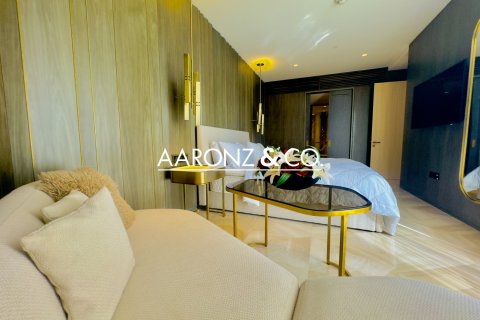 Apartamento en alquiler en Palm Jumeirah, Dubai, EAU 3 dormitorios, 216 m2 № 670685 - foto 13