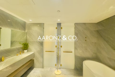 Apartamento en alquiler en Palm Jumeirah, Dubai, EAU 3 dormitorios, 216 m2 № 670685 - foto 27