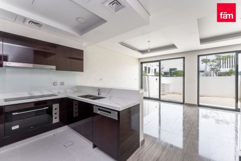 Villetta a schiera in affitto a Dubai, EAU 3 camere da letto, 138 mq. № 705858 - foto 8