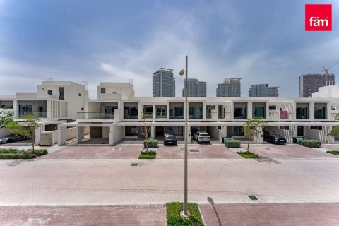 Villetta a schiera in affitto a Dubai, EAU 3 camere da letto, 138 mq. № 705858 - foto 29