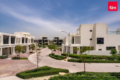 Villetta a schiera in affitto a Dubai, EAU 3 camere da letto, 138 mq. № 705858 - foto 28