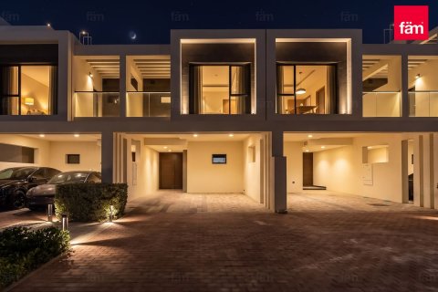 Villetta a schiera in affitto a Dubai, EAU 3 camere da letto, 138 mq. № 705858 - foto 27