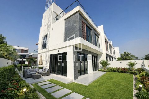 Kuća u nizu u Dubai, UAE 6 spavaćih soba, 340 m2 Br. 736198 - fotografija 1