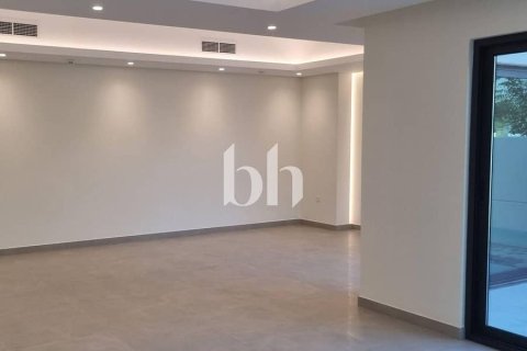 Al Rahmaniya, Sharjah, UAE의 판매용 빌라 침실 3개, 255제곱미터 번호 642922 - 사진 19