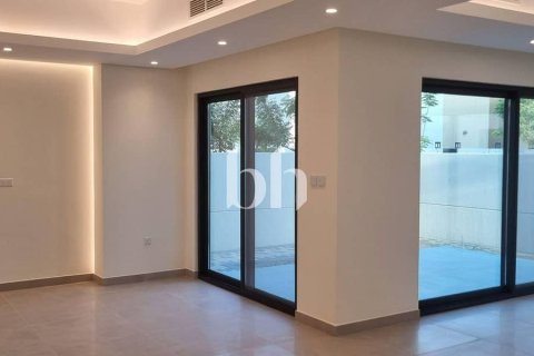Al Rahmaniya, Sharjah, UAE의 판매용 빌라 침실 3개, 255제곱미터 번호 642922 - 사진 1