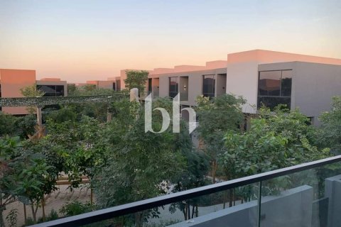 Radový dom v Tilal City, Sharjah, SAE 4 spálne, 246 m2 č. 642917 - Fotografia 11