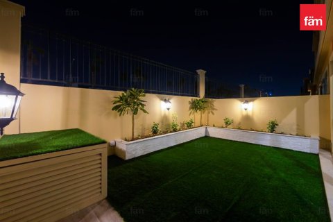 Kamienica do wynajęcia w Dubai, ZEA 4 sypialnie, 144 mkw., nr 758531 - zdjęcie 7