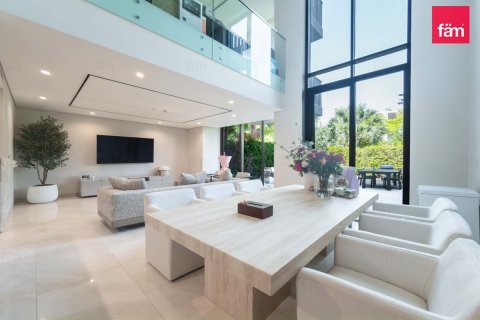 Villa in vendita a Dubai, EAU 3 camere da letto, 278.6 mq. № 764035 - foto 2