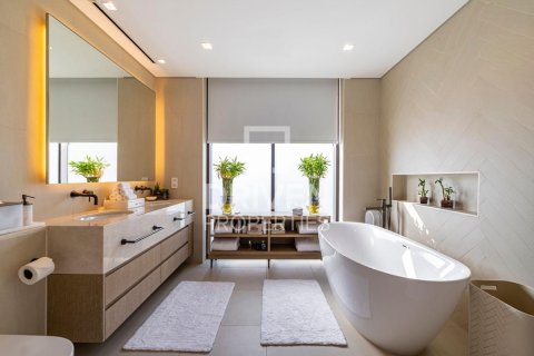 Vilë në Jumeirah, Dubai, Emiratet e Bashkuara Arabe 3 dhoma gjumi, 275 m2. № 683023 - Foto 17