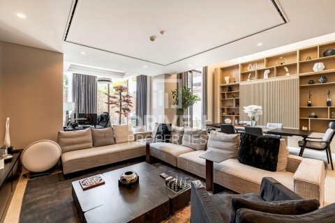 Vilë në Jumeirah, Dubai, Emiratet e Bashkuara Arabe 3 dhoma gjumi, 275 m2. № 683023 - Foto 2