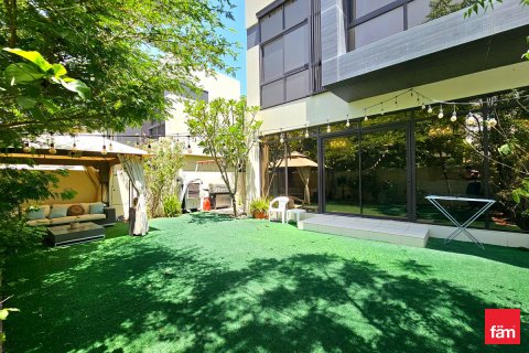 Townhouse in Dubai, UAE 3 bedrooms, 324 sq.m. № 711683