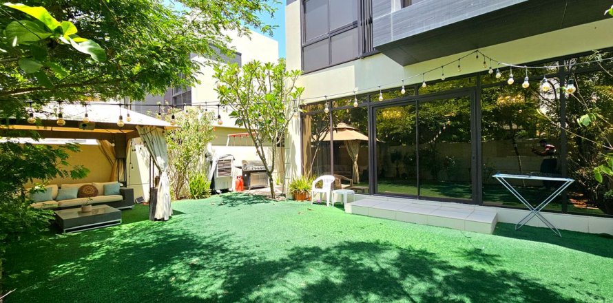 Casa urbana em Dubai, EAU 3 quartos, 324 m2 № 711683