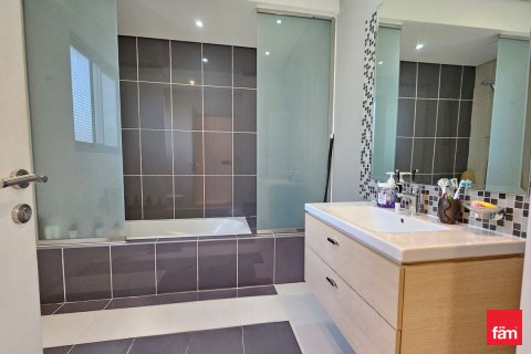 Casa urbana para arrendamento em Dubai, EAU 3 quartos, 324 m2 № 711683 - foto 17