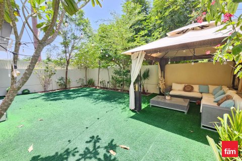 Casa urbana para arrendamento em Dubai, EAU 3 quartos, 324 m2 № 711683 - foto 18