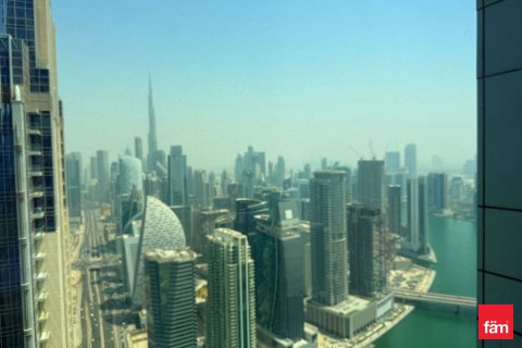Business Bay, Dubai, UAE의 판매용 아파트 침실 3개, 184제곱미터 번호 638212 - 사진 1