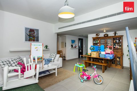 Řadový dům v Dubai, SAE 3 ložnice, 346.9 m² Č.: 630664 - fotografie 9
