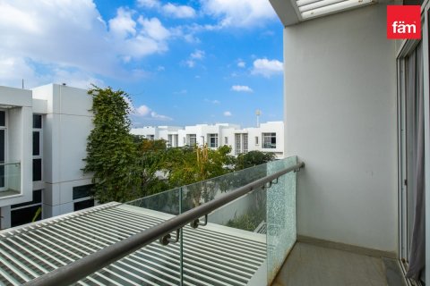 Řadový dům v Dubai, SAE 3 ložnice, 346.9 m² Č.: 630664 - fotografie 13
