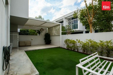 Řadový dům v Dubai, SAE 3 ložnice, 346.9 m² Č.: 630664 - fotografie 12