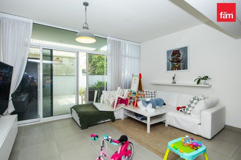 Řadový dům v Dubai, SAE 3 ložnice, 346.9 m² Č.: 630664 - fotografie 1