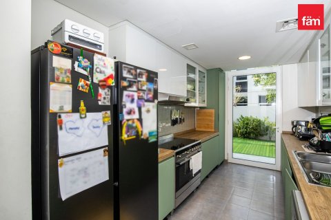 Řadový dům v Dubai, SAE 3 ložnice, 346.9 m² Č.: 630664 - fotografie 5