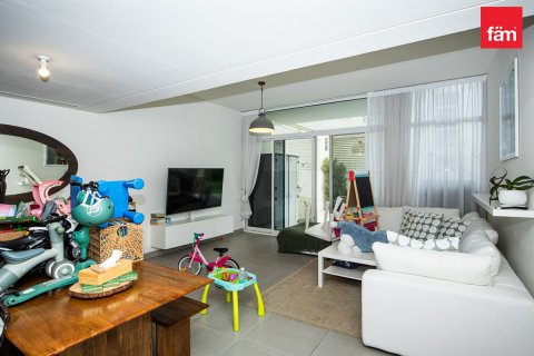 Řadový dům v Dubai, SAE 3 ložnice, 346.9 m² Č.: 630664 - fotografie 2