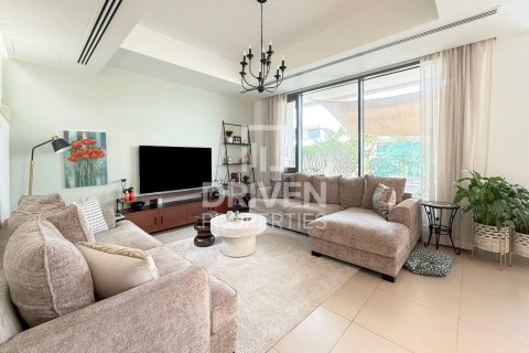Villa til salg i Dubai Hills Estate, Dubai, UAE 5 soveværelser, 254 kvm № 654304 - foto 3