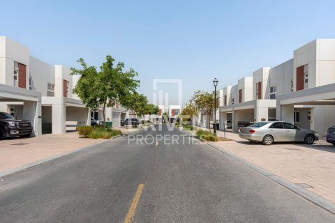 Townhouse in Dubai Land, Dubai, UAE 3 bedrooms, 179 sq.m. № 654306 - photo 15