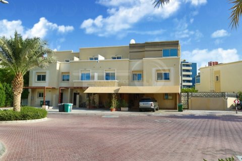 Villa til salg i Al Reef, Abu Dhabi, UAE 2 soveværelser, 170.2 kvm № 731418 - foto 17