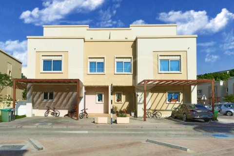Vilë në Al Reef, Abu Dhabi, Emiratet e Bashkuara Arabe 2 dhoma gjumi, 170.2 m2. № 731418