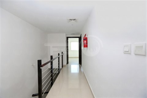 Villa til salg i Al Reef, Abu Dhabi, UAE 2 soveværelser, 170.2 kvm № 731418 - foto 11