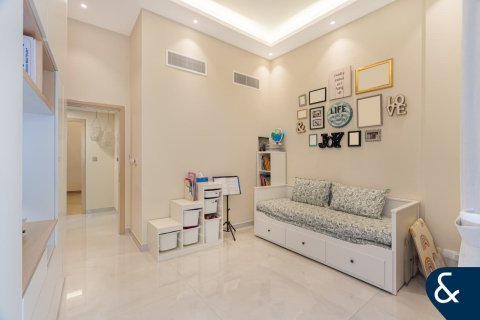 דירה למכירה ב Motor City, Dubai, איחוד האמירויות 3 חדרי שינה, 198 מ"ר, מספר 688655 - תמונה 2