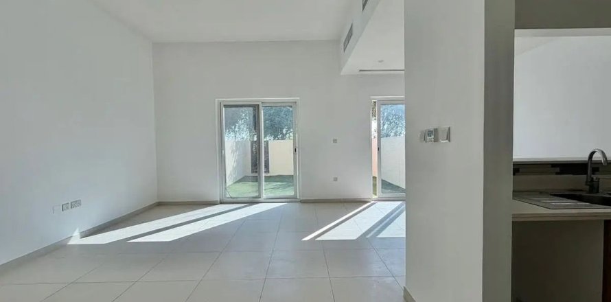 Townhouse in Dubai, UAE 3 bedrooms, 160.6 sq.m. № 710739