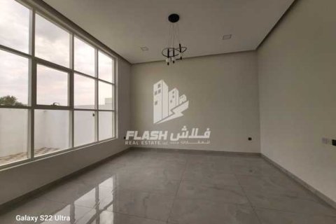 Βίλα σε Khuzam, Ras Al Khaimah, ΗΑΕ 4 υπνοδωμάτια, 636 τ.μ. Αρ. 734618 - φωτογραφία 1