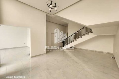 Βίλα σε Khuzam, Ras Al Khaimah, ΗΑΕ 4 υπνοδωμάτια, 636 τ.μ. Αρ. 734618 - φωτογραφία 4