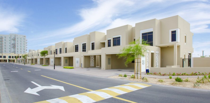 Városi lakóépület itt: Town Square, Dubai, EAE, 3 hálószoba, 204 m², azonosító: 699090