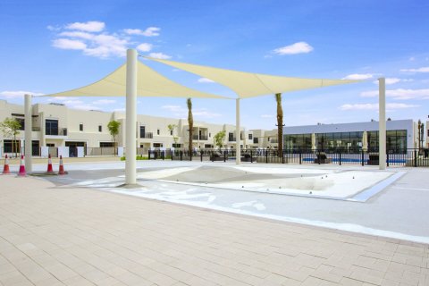 Városi lakóépület itt: Town Square, Dubai, EAE, 3 hálószoba, 204 m², azonosító: 699090 - fénykép 6