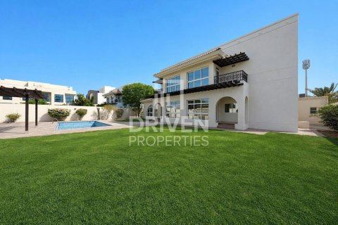 Villa à louer à Al Barsha, Dubai, EAU 5 chambres, 1394.01 m2 № 754170 - photo 3