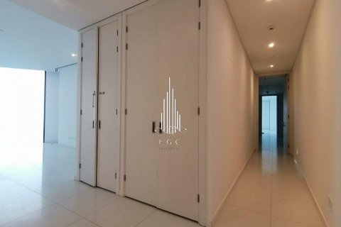 Üürile anda korter asukohaga Corniche Road, Abu Dhabi, AÜE: 3 magamistoaga, 204.4 m² Nr 563582 - pilt 17