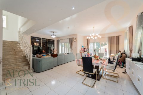 Villa en venta en Jumeirah Village Circle, Dubai, EAU 4 dormitorios, 501 m2 № 648541 - foto 4