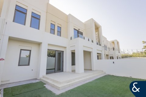 Villa sa Dubai, UAE 4 silid-tulugan, 237 sq.m. № 666314 - larawan 1