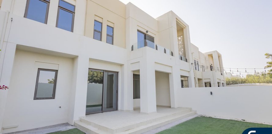 Villa sa Dubai, UAE 4 silid-tulugan, 237 sq.m. № 666314
