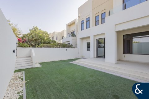 Villa sa Dubai, UAE 4 silid-tulugan, 237 sq.m. № 666314 - larawan 2