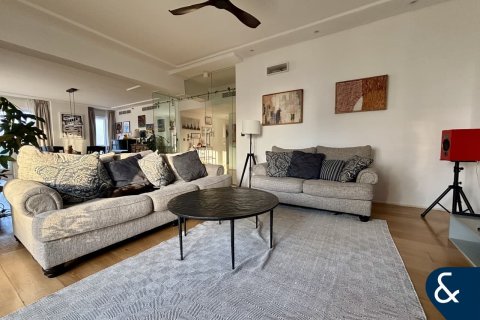 Duplex in Jumeirah Lake Towers, Dubai, UAE 5 bedrooms, 333 sq.m. № 666315 - photo 2