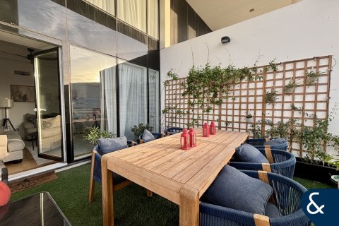 Duplex in Jumeirah Lake Towers, Dubai, UAE 5 bedrooms, 333 sq.m. № 666315 - photo 1